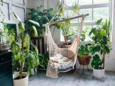 Decoración que busca integrar naturaleza y diseño en interiores